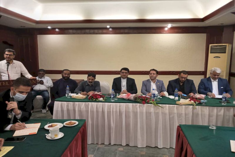 Iranian travel insiders, Pakistani fellows