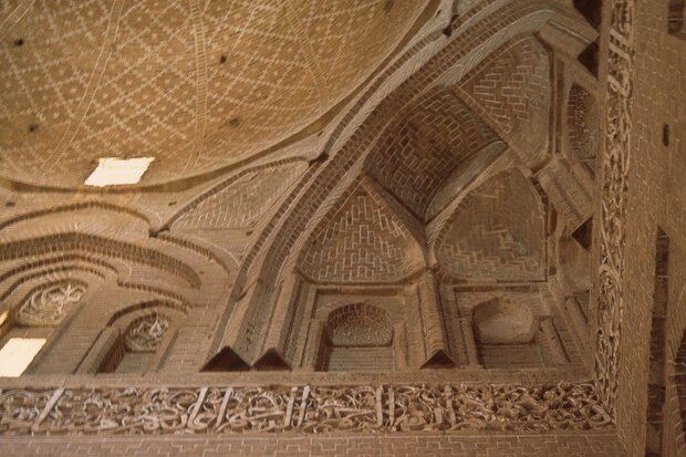 Visit world’s first two-story mosque in heart of Iran