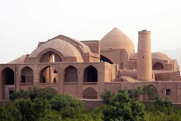 Visit world’s first two-story mosque in heart of Iran