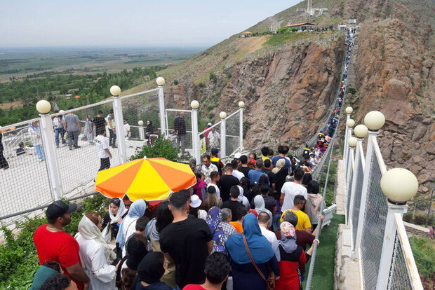 Iran’s tourism revenues were $2.5 billion in year