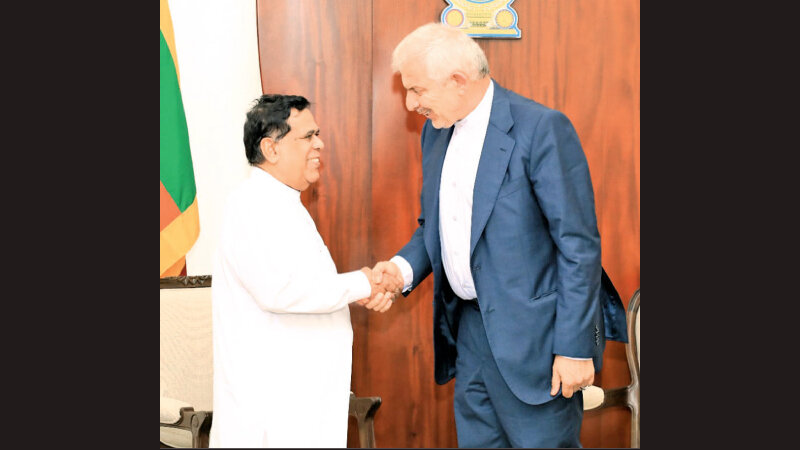 Sri Lanka looks to attract tourists from Iran