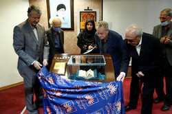 Literati unveil a rare manuscript of the Divan of Hafez at the National Library and Archives of Iran in Tehran on October 11, 2022. (NLAI)