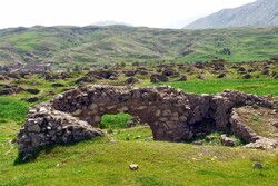 Ancient Seymareh: archaeologists carving new trenches on the outskirts