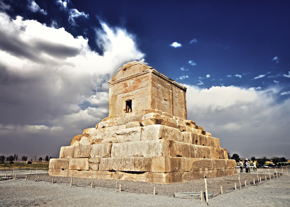 10 restoration teams following routines in Pasargadae