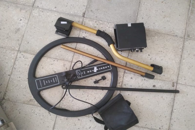 metal detector