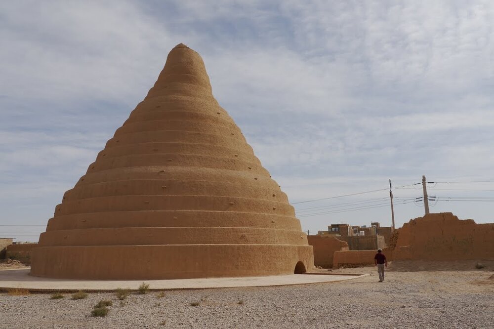 How did ancient Iranians make ice before freezers?