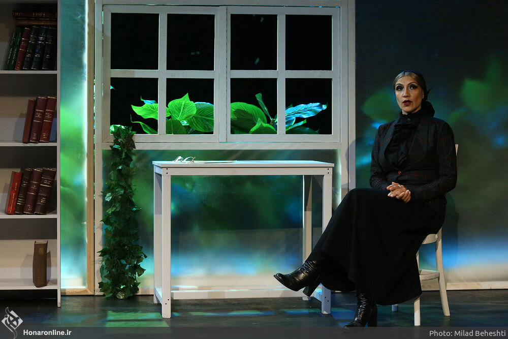 Ramona Shah acts in a scene from “The Height of the Storm” at Neauphle-le-Chateau Theater, Tehran, November 6, 2022. (Honaronline/Milad Beheshti)