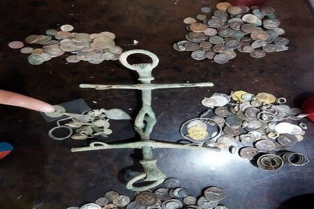 Police recover haul of Parthian relics from smugglers