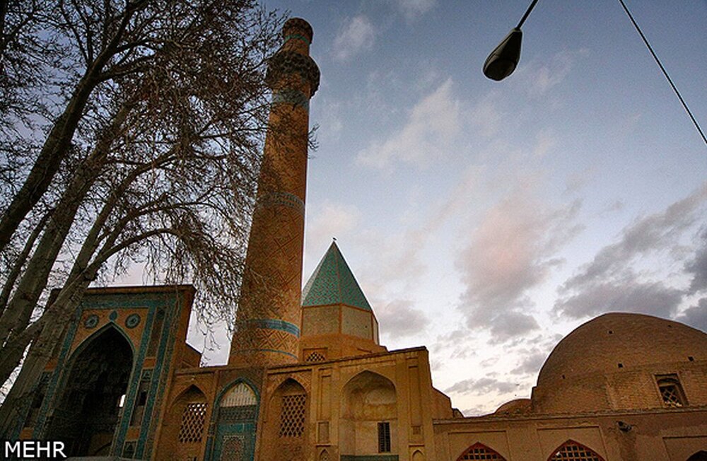 A mosque excellent by day, incredible at night