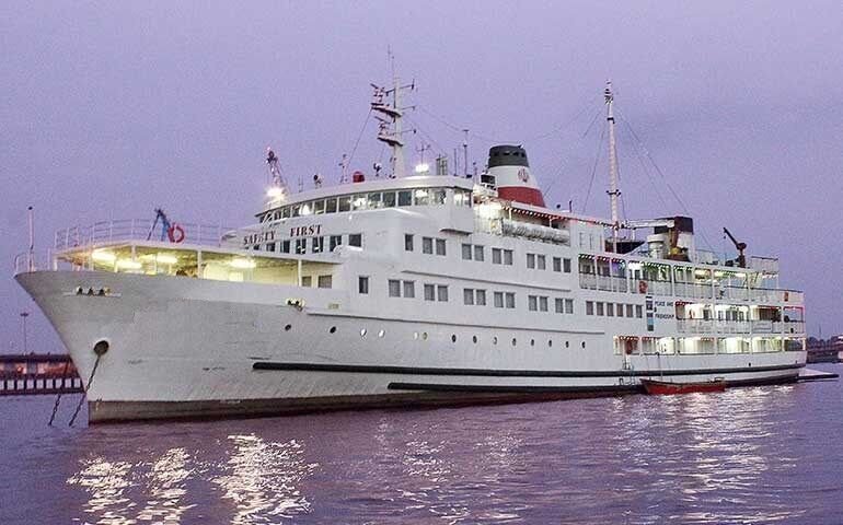 cruise ship