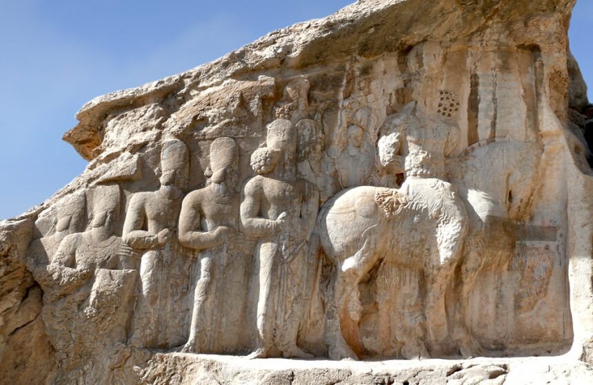 Naqsh-e Rajab, reminiscent of a glorious past