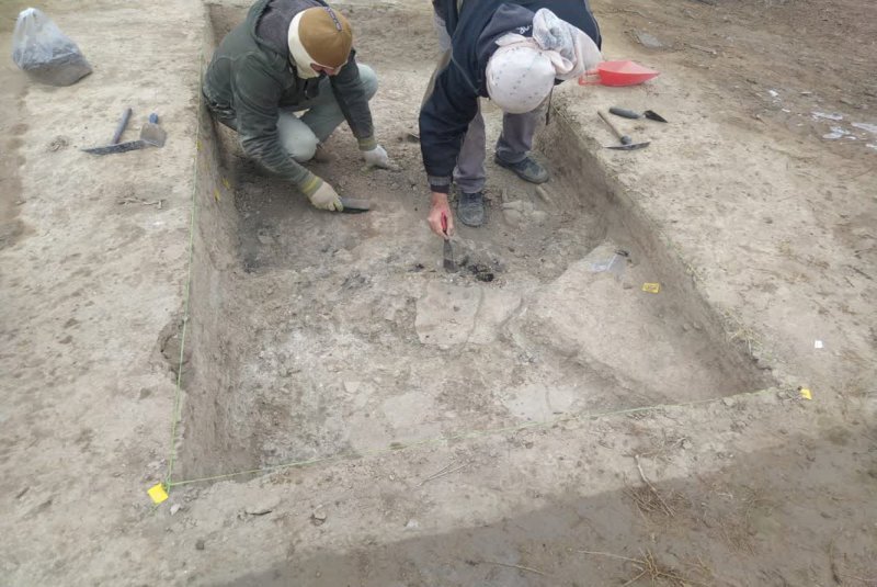 Archaeologists excavate hill adjacent to ancient mine previously yielded salt mummies