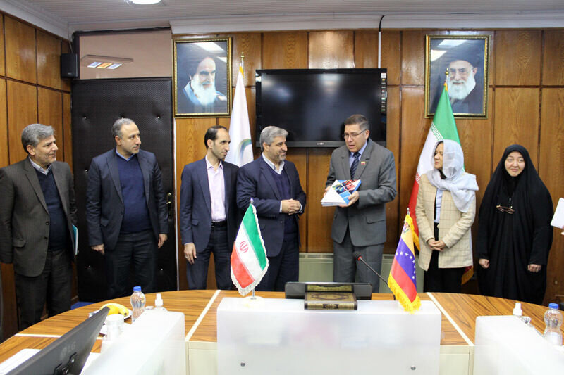 Tehran, Caracas hold joint educational working group meeting