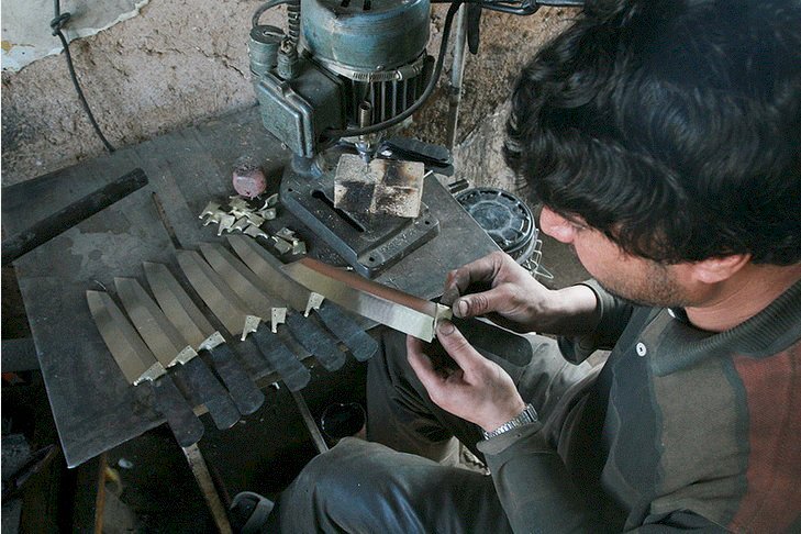 Hand-made knives, most popular souvenir of Zanjan