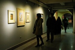 Art lovers visit the 15th Fajr Festival of Visual Arts at the Saba Art and Cultural Institute in Tehran on January 27, 2023. (ISNA/Negin Hemmatzadeh)