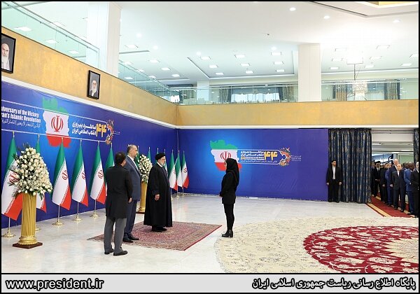 President meets foreign diplomats