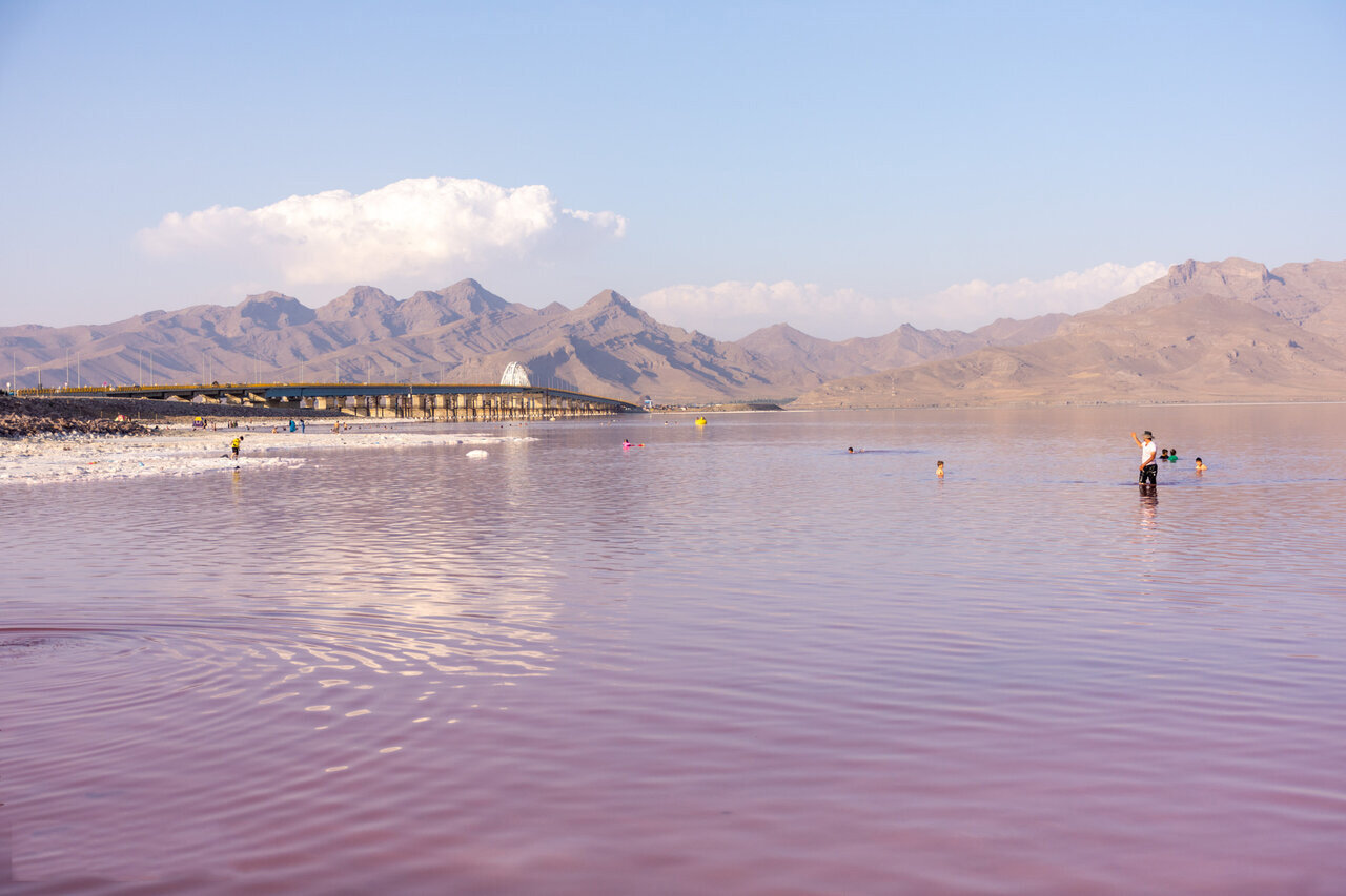 Lake Urmia shrinks despite precipitations