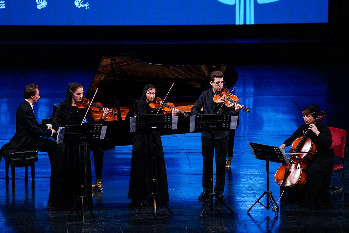 VivaMuse Ensemble performs a concert during the 38th Fajr Music Festival at Tehran’s Vahdat Hall on February 21, 2023. (ISNA/Amir Kholusi)