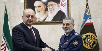 Iran's army chief Mousavi meets visiting Iraq's defense minister