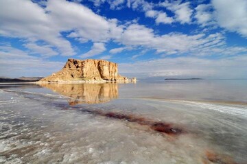 Lake Urmia's water level rising continuously
