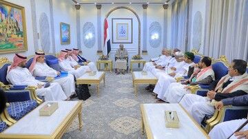 Al-Mashat meets with Saudi and Omani teams at the Republican Palace