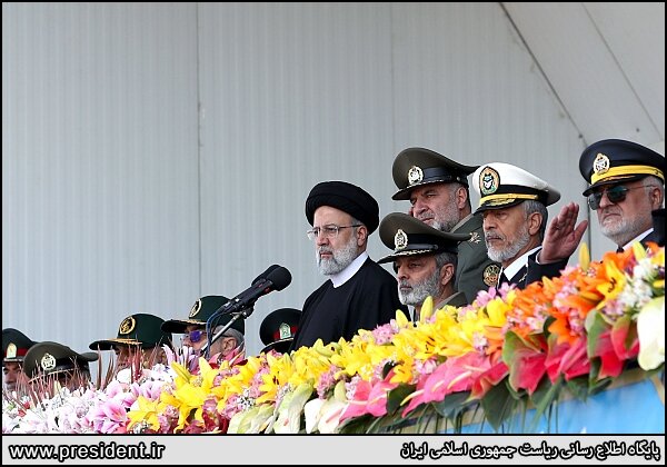 Raisi speaking at military parade marking Army Day