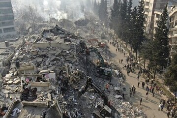 Erdogan awards IRCS “For Dedication” to help quake-hit people