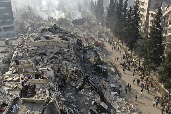Erdogan awards IRCS “For Dedication” to help quake-hit people