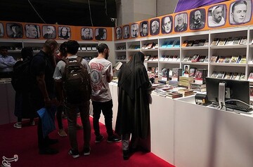 People visit the 34nd Tehran International Book Fair on May 10, 2023. (Tasnim/Meqdad Madadi)