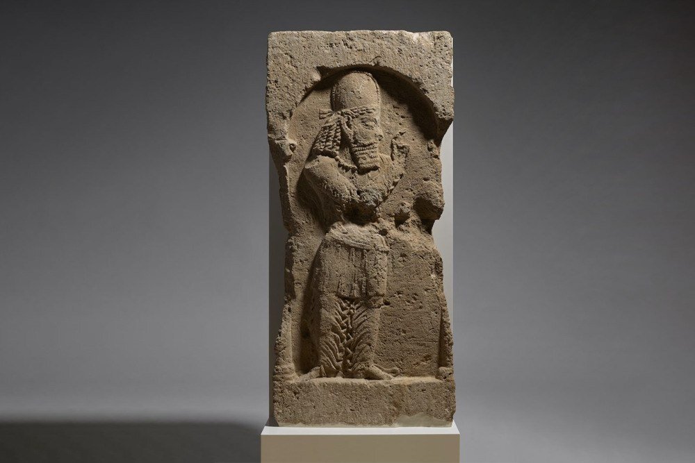 Measures taken to return looted Sassanid relief home from England, Iran tourism minister says