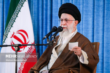 Leader addresses Iranians at the shrine of Imam Khomeini