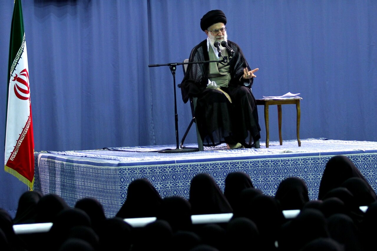 Iranian women combatants opened new chapter in history in Sacred Defense