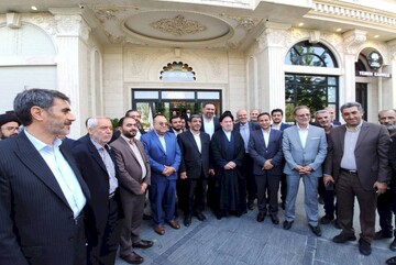 Tourism minister attends hotel inauguration ceremonies in Tabriz