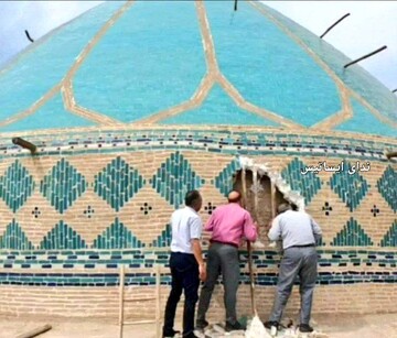 Amir Chakhmaq: 19th-century dome partially collapses
