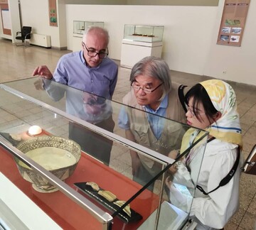 Director of Silk Road Archaeology Center visits National Museum
