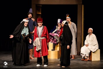 Director Parizad Seif (L) and her troupe perform “The Blissful” at Tehran’s Nazerzadeh Keramni Hall on May 23, 2023. (Tiwall/Kiarash Mosayyebi)