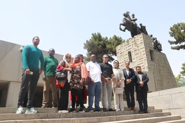 Kenyan ambassador visits Nader Shah mausoleum in Mashhad