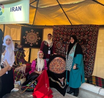 TEHRAN—Iranian potters are showcasing their delicate works at the 2nd Kokand Handicrafts Festival, which is running from Spe. 21 to 23 in the ancient Uzbek city.