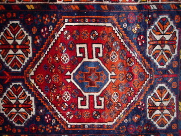 Experts discuss metaphysical symbols of so-called Arab-Jinn carpets
