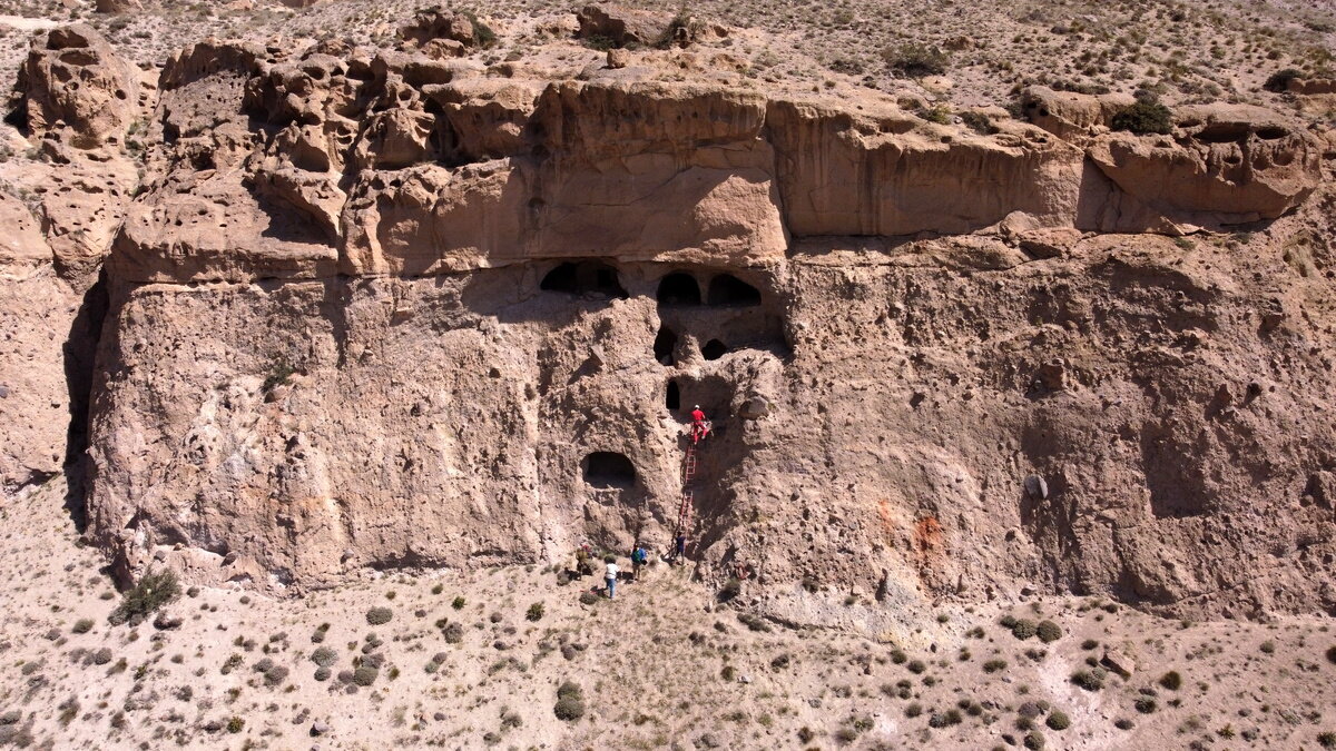 Five rock-cut tombs discovered in northern Iran