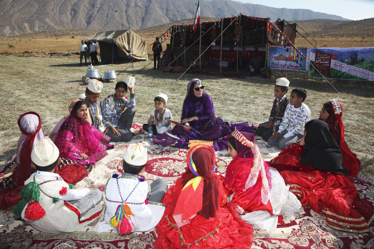 Nomads gather for book reading