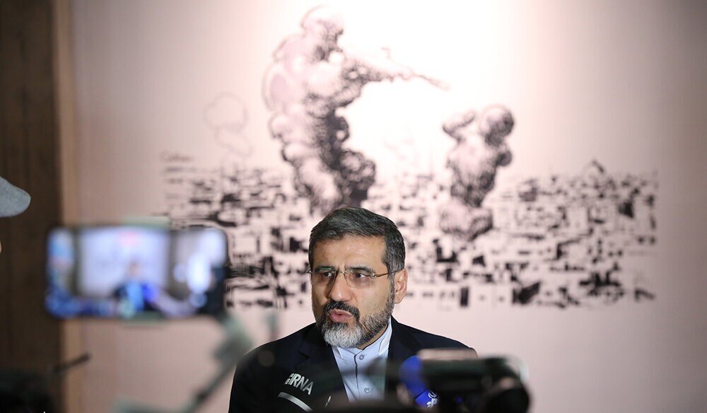 Ministro iraní de Cultura visita exposición de dibujos y caricaturas en América Latina