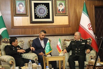 Tehran, Islamabad discuss enhancing security along borders