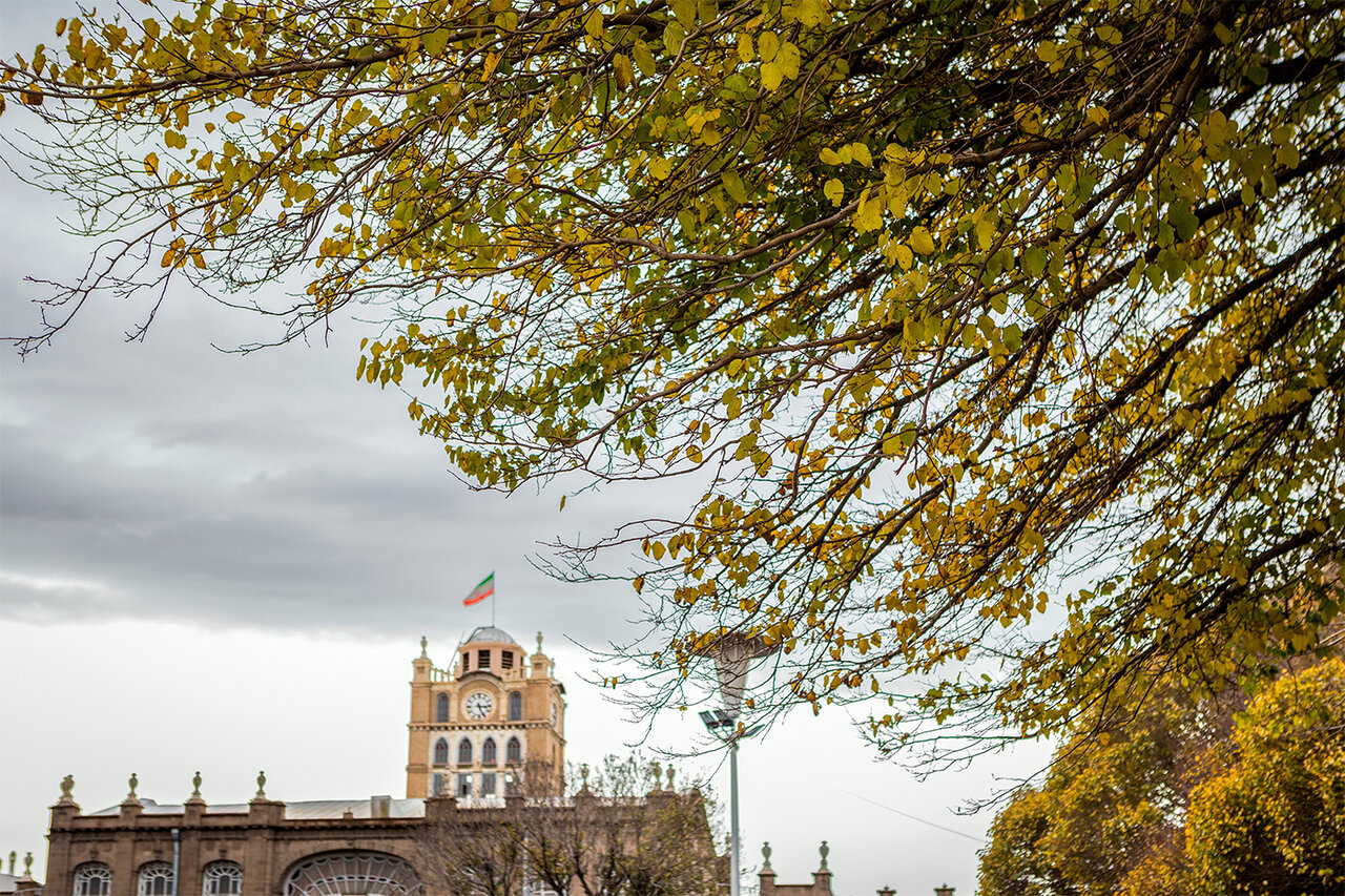 Tabriz boasts colorful autumn