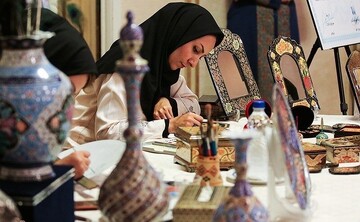 Qazvin craftswomen demonstrate skills