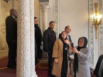 Cuban first lady tours palace complex in northern Tehran