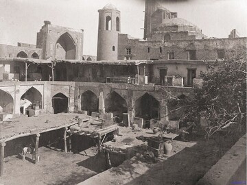 A black-and-white photo of the 18th-century Hindu Caravanserai in Kerman, southern Iran.