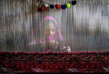 Interview: expert explores women’s role in Persian carpet weaving
