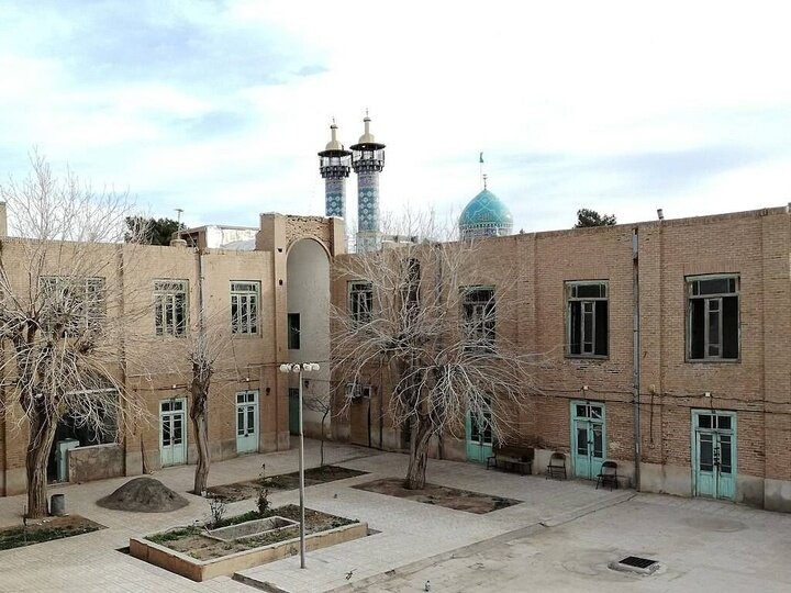 Fakhrieh madrasa, one of the oldest seminaries in Iran, restored