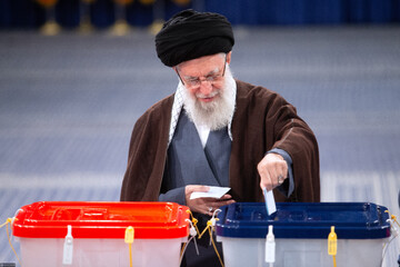 Leader casts his vote for new parliament and Assembly of Experts elections